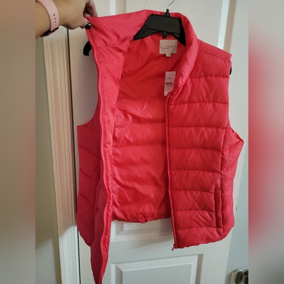 NWT Loft Full Zip Puffer Vest with Pockets Coral Pink Size Large - Picture 2 of 8